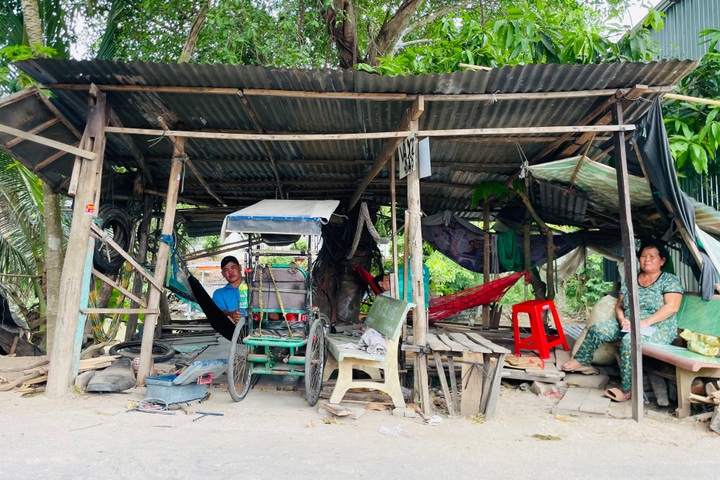 Disabled son supports parents battling severe illness - 1