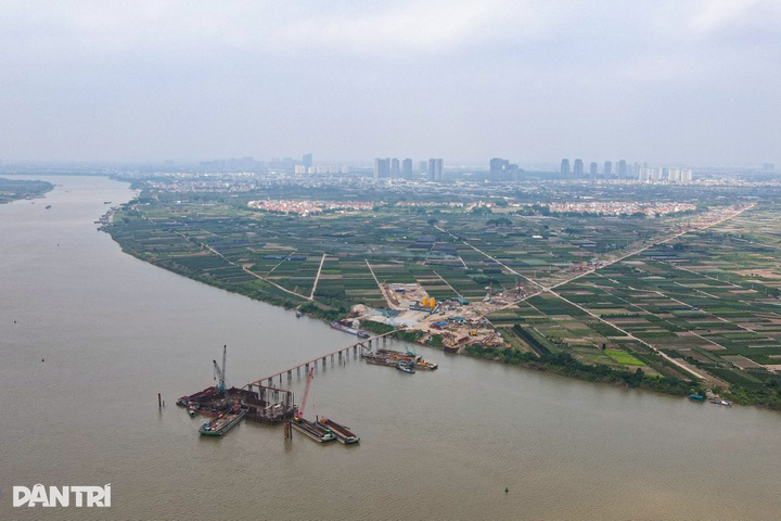 Four Hanoi Red River bridges begin to take shape - 4