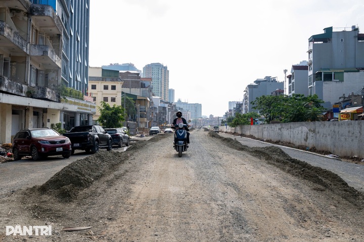 Hanoi's 'world's costliest road' set for year-end progress - 2