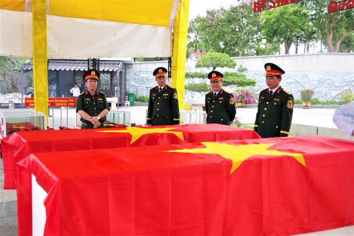 Vietnam repatriates remains of 28 soldiers from Laos - 2