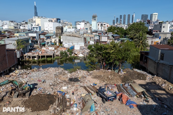 More than 100 homes cleared for canal park in Ho Chi Minh City - 4 More than 100 homes cleared for canal park in Ho Chi Minh City - 4