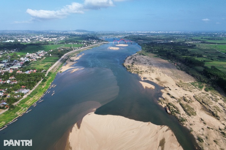 Three children drown in Quang Ngai river tragedy - 1