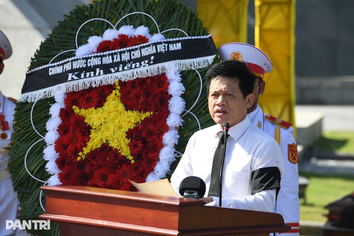 PM Le Minh Hung attends burial ceremony for 28 Vietnamese martyrs - 2