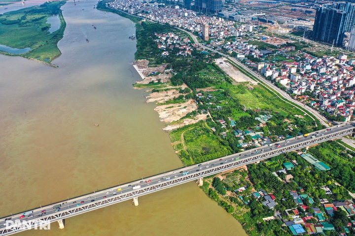Work begins on first park in Hanoi’s Red River boulevard project - 2