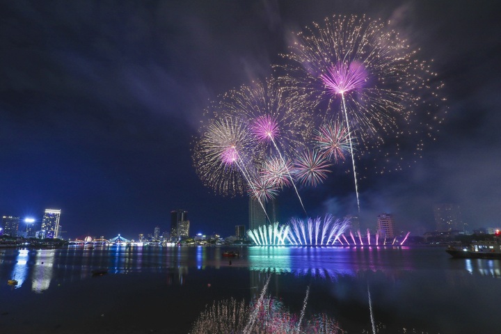 Vietnam's fireworks team showcases world-class performance on Han River - 4 Vietnam's fireworks team showcases world-class performance on Han River - 4