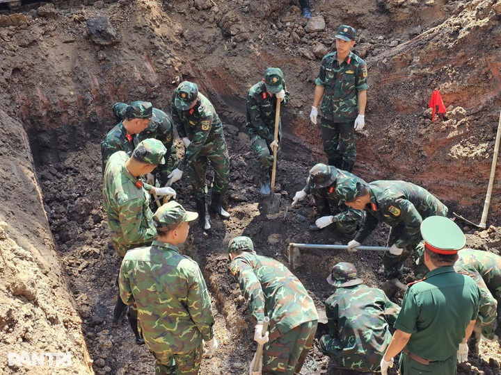 Fourteen more war remains found in Ho Chi Minh City park - 1 Fourteen more war remains found in Ho Chi Minh City park - 1