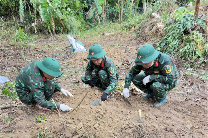 Collective war grave found in Quang Tri Province - 1 Collective war grave found in Quang Tri Province - 1