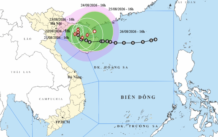 Storm moves slowly with a complex trajectory - 1 Storm moves slowly with a complex trajectory - 1