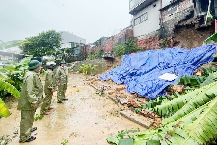 Quang Ninh evacuates nearly 400 people over landslide risk - 1