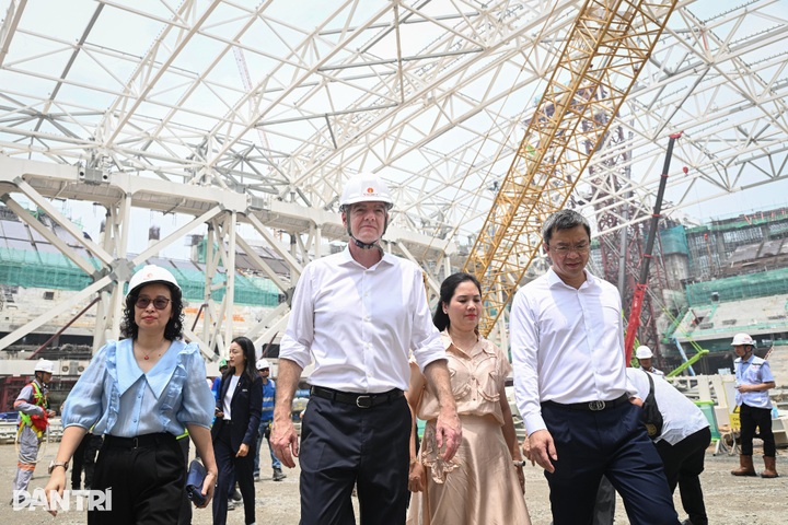 FIFA chief impressed by 60,000-seat PVF Stadium construction site - 1