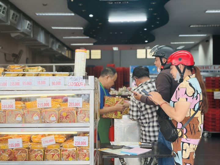 Vietnamese spend nearly USD 6.1 million on mooncakes online - 1 Vietnamese spend nearly USD 6.1 million on mooncakes online - 1