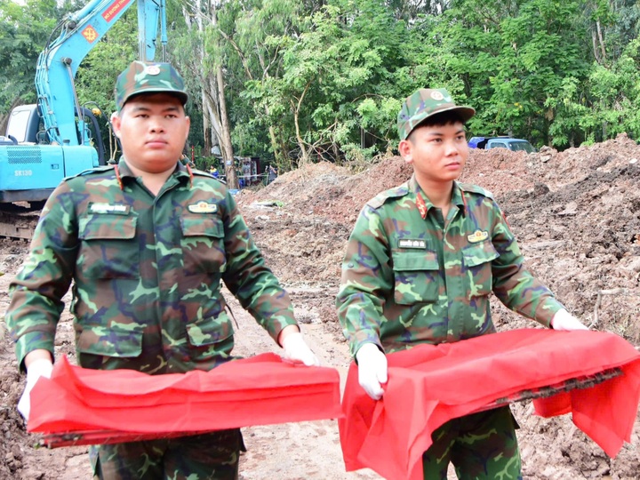 13 more war remains found at Ho Chi Minh City park - 2 13 more war remains found at Ho Chi Minh City park - 2