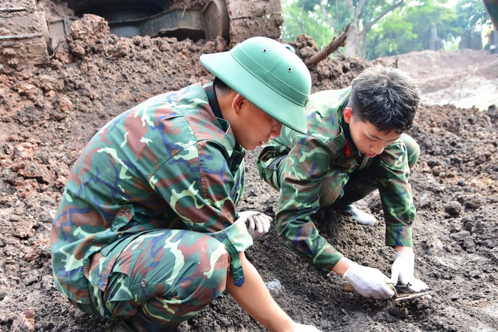 13 more war remains found at Ho Chi Minh City park - 1 13 more war remains found at Ho Chi Minh City park - 1