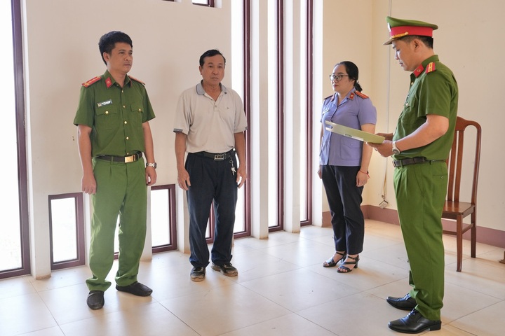Gia Lai man charged over fake coffee made with soybeans and flavourings - 1