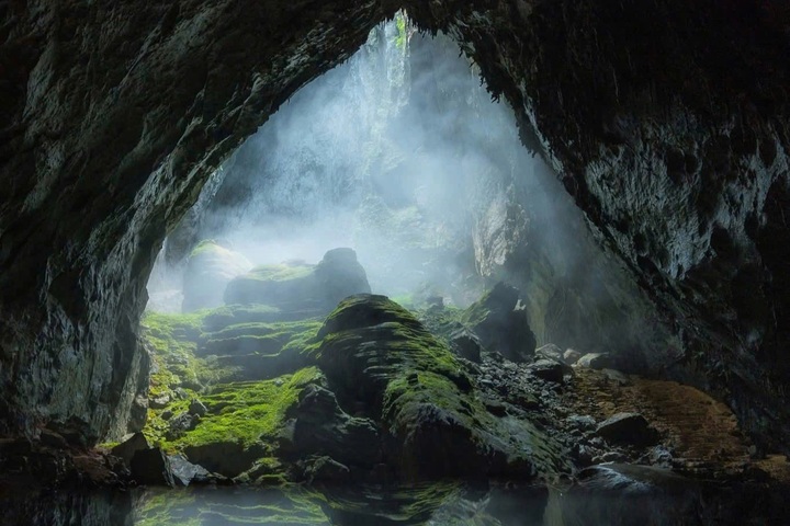Exploring Phong Nha-Ke Bang’s famous sinkholes - 1
