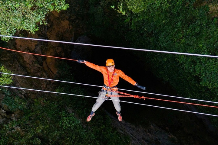 Exploring Phong Nha-Ke Bang’s famous sinkholes - 10