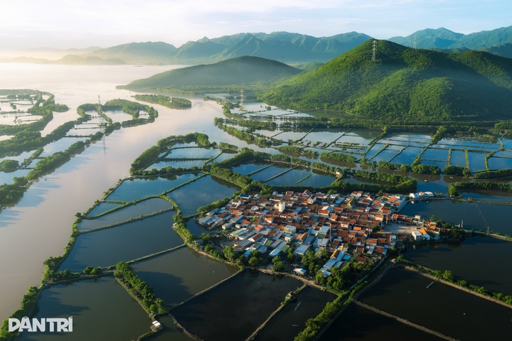 370-year-old village offers tranquil escape in central Vietnam - 5