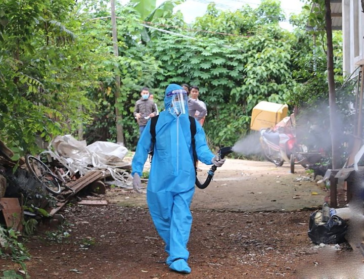 Số ca sốt xuất huyết tăng cao tại nhiều huyện Kon Tum: Khẩn trương dập dịch - 1 Số ca sốt xuất huyết tăng cao tại nhiều huyện Kon Tum: Khẩn trương dập dịch - 1