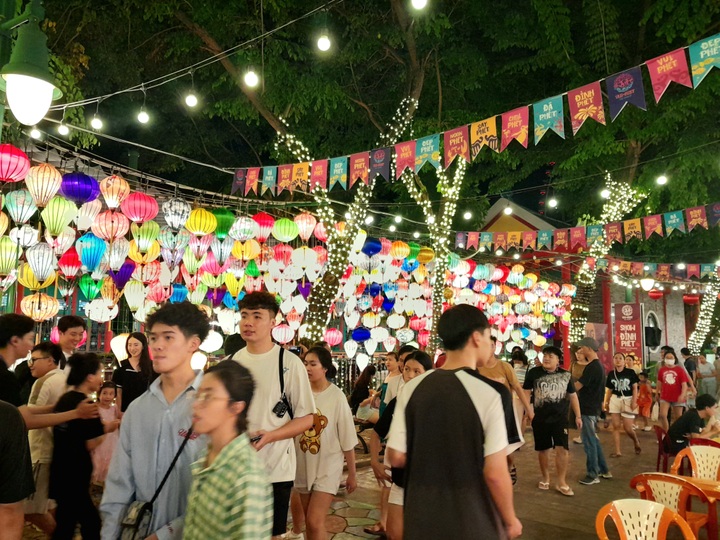 Đà Nẵng xử lý nghiêm tình trạng lang thang, xin ăn biến tướng dịp lễ 2/9 - 2 Đà Nẵng xử lý nghiêm tình trạng lang thang, xin ăn biến tướng dịp lễ 2/9 - 2