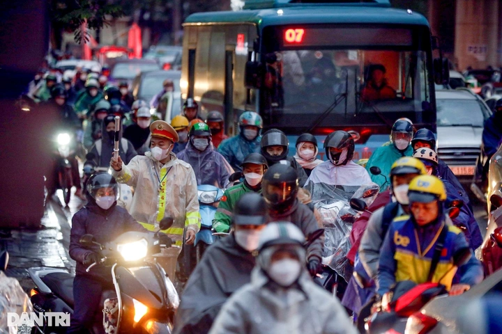 Chia sẻ "bỏ túi" kỹ năng thoát khỏi thảm cảnh tắc đường dịp Quốc khánh 2/9 - 2