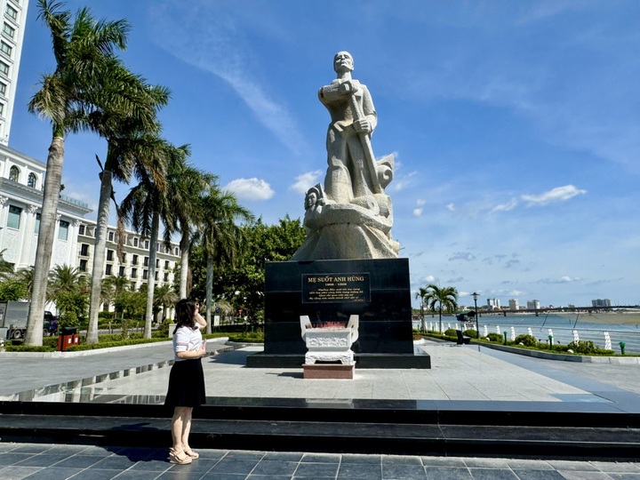 Quê hương Mẹ Suốt - “viên kim cương màu xanh của châu Á” - 2 Quê hương Mẹ Suốt - “viên kim cương màu xanh của châu Á” - 2