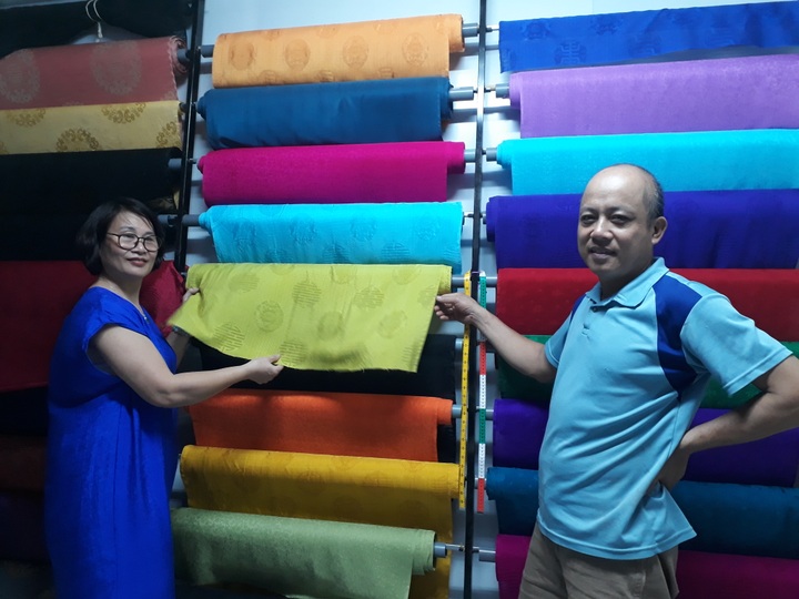 Cặp vợ chồng gìn giữ “trái tim” làng dệt the La Khê - 1