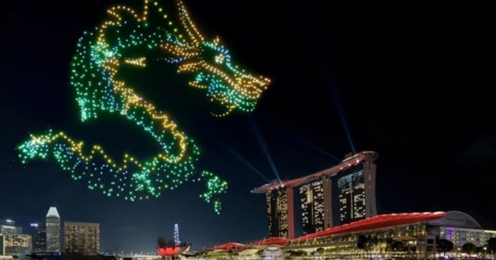 70 năm ngày Giải phóng Thủ đô: Bắn pháo hoa, trình diễn ánh sáng bằng drone - 1 70 năm ngày Giải phóng Thủ đô: Bắn pháo hoa, trình diễn ánh sáng bằng drone - 1