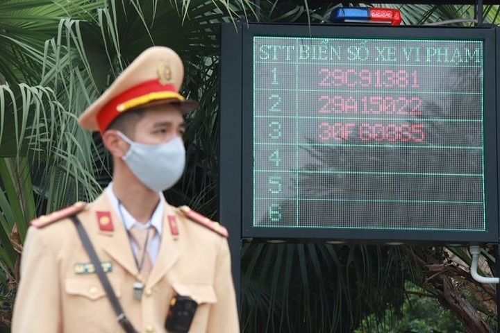 Cảnh sát giao thông ứng dụng khoa học công nghệ trong tuần tra kiểm soát - 3 Cảnh sát giao thông ứng dụng khoa học công nghệ trong tuần tra kiểm soát - 3