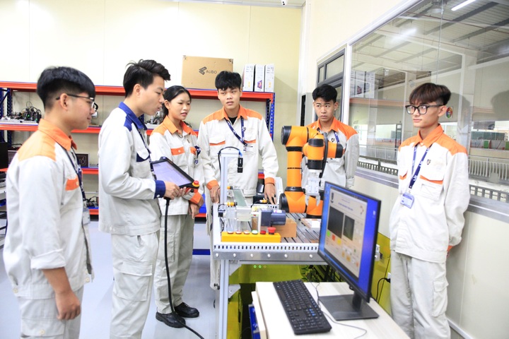 Hình thành mạng lưới trường cao đẳng nghề chất lượng cao - 1 Hình thành mạng lưới trường cao đẳng nghề chất lượng cao - 1