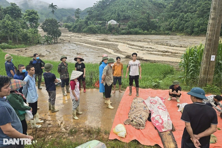 Người chết, mất tích tăng lên 330 người do bão lũ - con số đau thương - 1