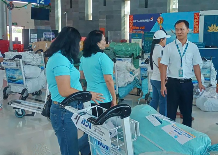 Đắk Lắk liên tiếp gửi hàng cứu trợ miền Bắc bằng cả đường bay và đường bộ - 2