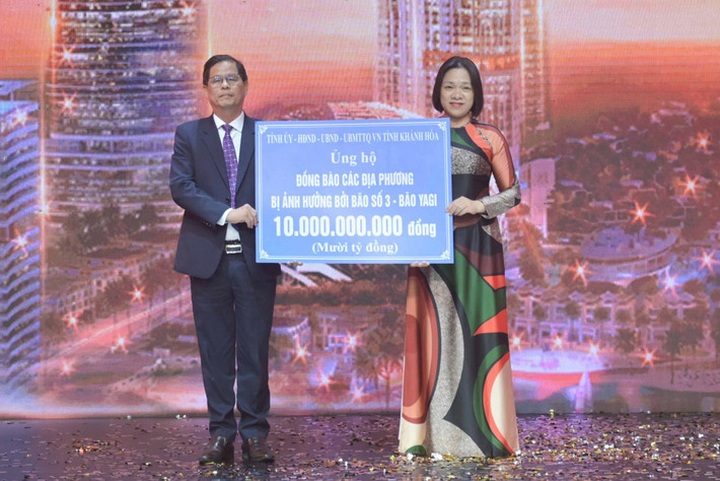 Người lao động Khánh Hoà hỗ trợ 10 tỷ đồng tới đồng bào thiệt hại vì bão lũ - 2 Người lao động Khánh Hoà hỗ trợ 10 tỷ đồng tới đồng bào thiệt hại vì bão lũ - 2