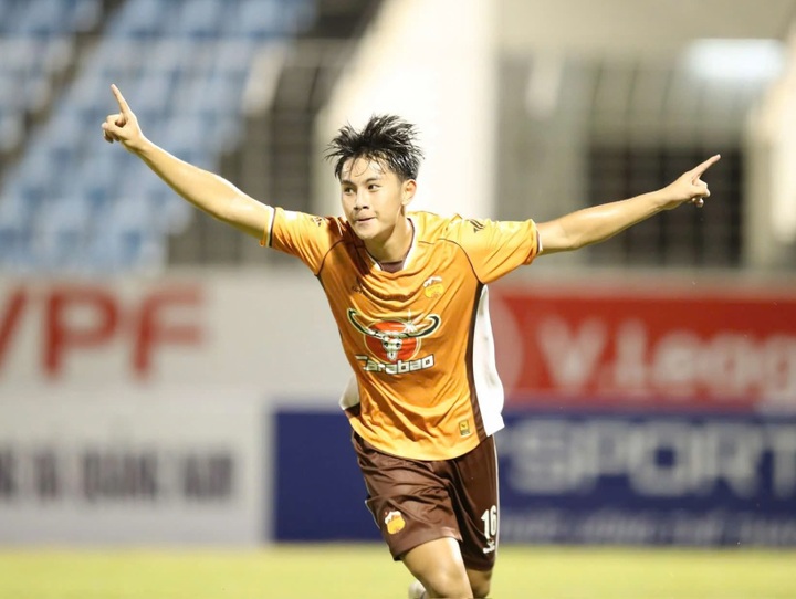 Tín hiệu vui từ cầu thủ trẻ - 1