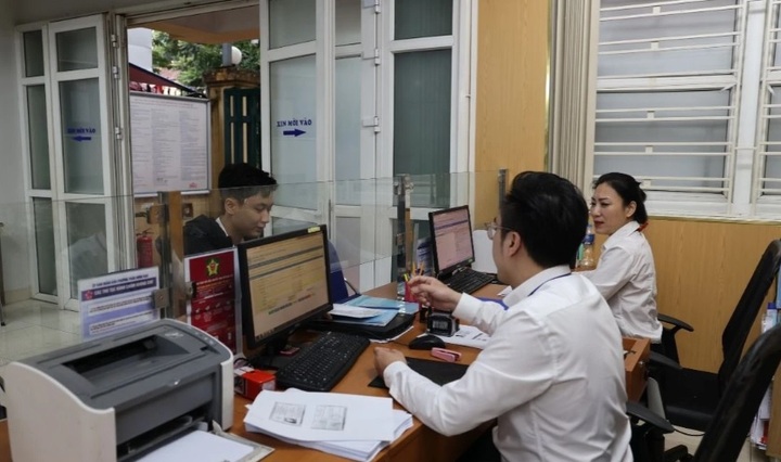 Đề xuất số lượng công chức phường của Hà Nội sẽ theo quy mô dân số - 1 Đề xuất số lượng công chức phường của Hà Nội sẽ theo quy mô dân số - 1