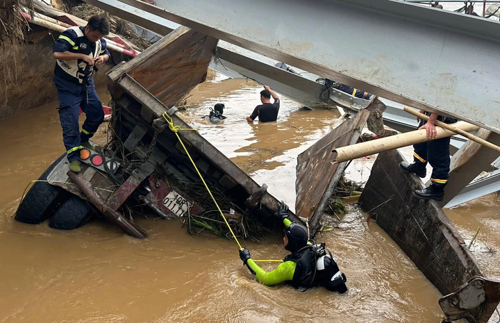 Phú Thọ: Khẩn trương khắc phục hậu quả bão số 3 - 1 Phú Thọ: Khẩn trương khắc phục hậu quả bão số 3 - 1