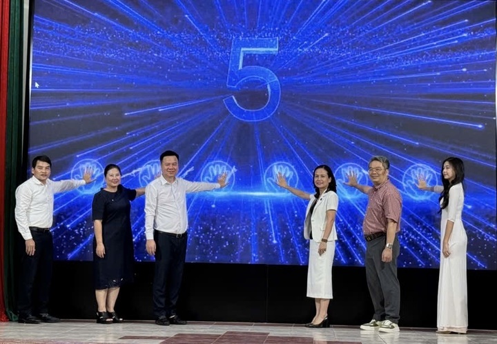 Thi viết “Những kỷ niệm sâu sắc về thầy cô và mái trường” - 1