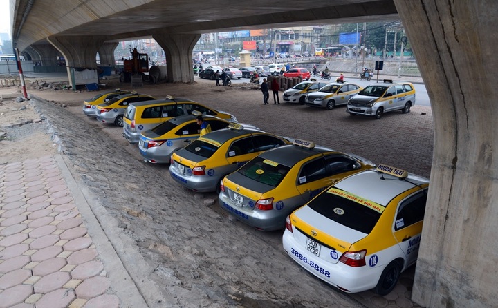 Lái xe cần nắm rõ 14 vị trí cấm dừng, đỗ xe từ 1/1/2025 để tránh bị xử phạt - 1