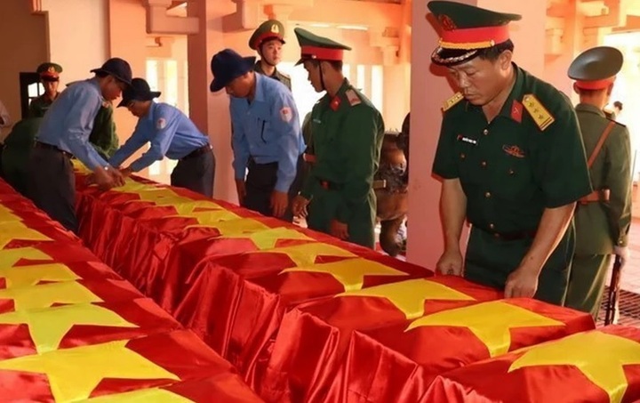 Phê duyệt thành viên Ban chỉ đạo về tìm kiếm, quy tập hài cốt liệt sĩ - 1 Phê duyệt thành viên Ban chỉ đạo về tìm kiếm, quy tập hài cốt liệt sĩ - 1