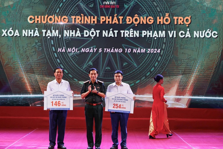 450 ngày đêm cao điểm cả nước chung tay vì “Mái ấm cho đồng bào tôi” - 3 450 ngày đêm cao điểm cả nước chung tay vì “Mái ấm cho đồng bào tôi” - 3