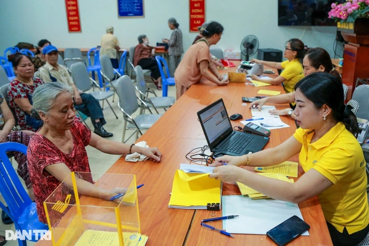 Hà Nội đồng ý bổ sung 925,4 tỷ đồng thực hiện chính sách an sinh xã hội - 1