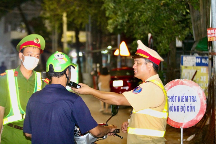 Hai tỉnh nêu quan điểm mạnh mẽ không giảm mức phạt nồng độ cồn - 1 Hai tỉnh nêu quan điểm mạnh mẽ không giảm mức phạt nồng độ cồn - 1
