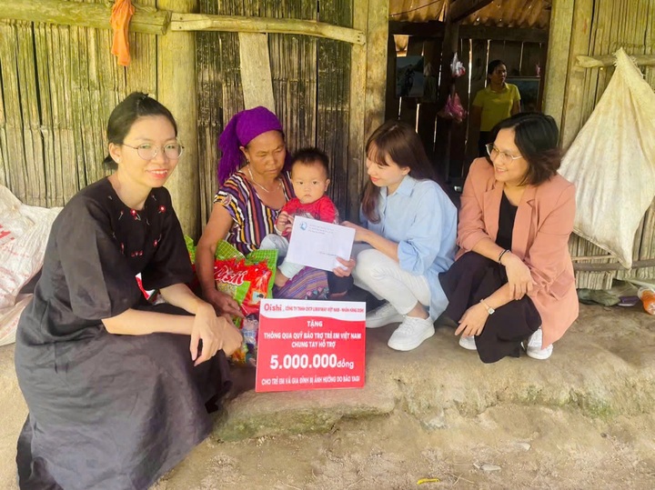 Hỗ trợ trẻ em chịu ảnh hưởng bão lũ tỉnh Lào Cai - 1