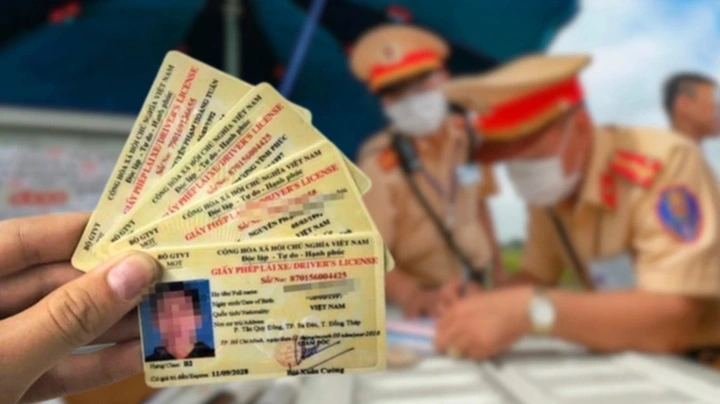 Đề xuất mới nhất các mức trừ điểm Giấy phép lái xe với xe máy từ 2025 - 1 Đề xuất mới nhất các mức trừ điểm Giấy phép lái xe với xe máy từ 2025 - 1