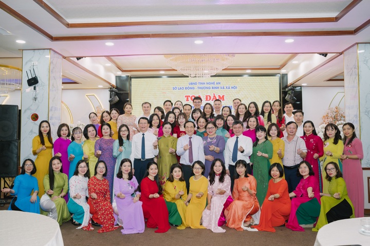 Phụ nữ Nghệ An tận dụng lợi thế từ công nghệ AI, thúc đẩy bình đẳng giới - 2