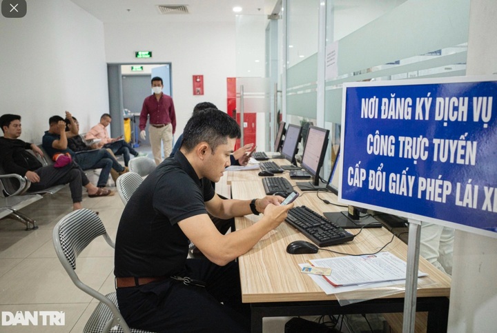 Lý do nhiều địa phương tạm dừng thi sát hạch, cấp đổi giấy phép lái xe - 1