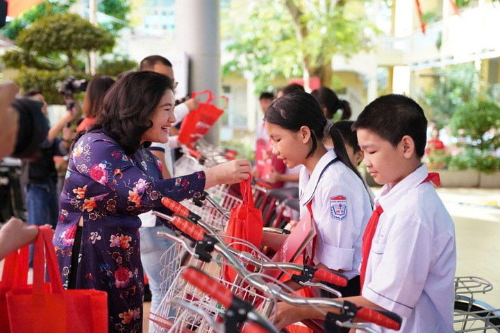 "Hành trình cuộc sống" tiếp tục mang niềm vui đến với trẻ em TP Hải Phòng - 1 "Hành trình cuộc sống" tiếp tục mang niềm vui đến với trẻ em TP Hải Phòng - 1