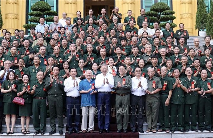 Hà Nội giải quyết trợ cấp một lần đối với thanh niên xung phong - 1