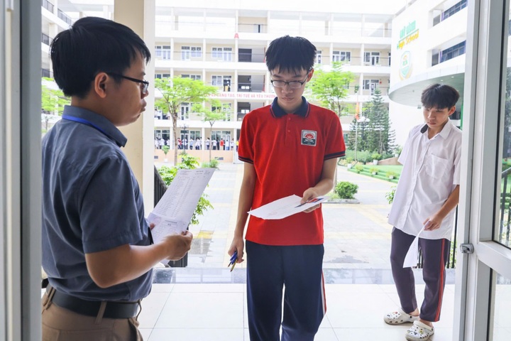 Tuyển sinh lớp 10: Môn thi thứ 3 nên "chốt" cố định là ngoại ngữ - 1