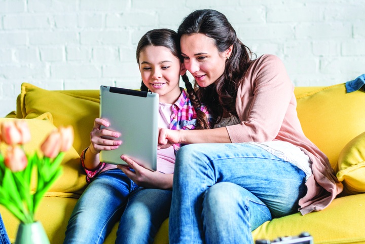 Trẻ em và áp lực từ mạng xã hội: Khi con trở thành công cụ kiếm tiền - 1 Trẻ em và áp lực từ mạng xã hội: Khi con trở thành công cụ kiếm tiền - 1