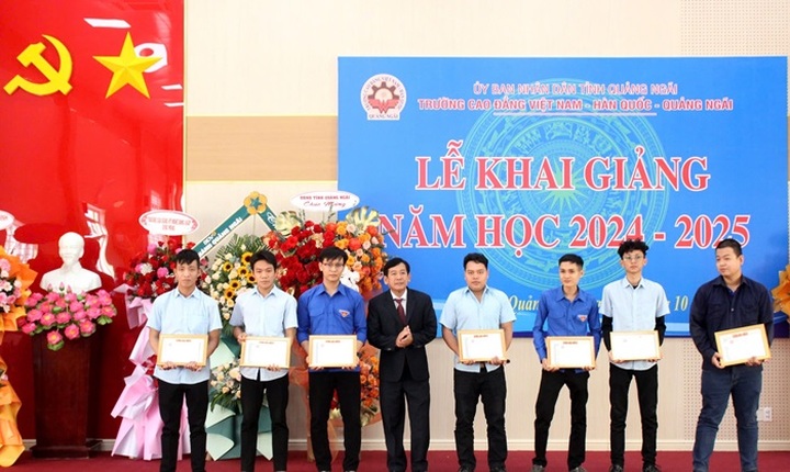 Trường Cao đẳng Việt Nam - Hàn Quốc - Quảng Ngãi khai giảng năm học mới - 1 Trường Cao đẳng Việt Nam - Hàn Quốc - Quảng Ngãi khai giảng năm học mới - 1